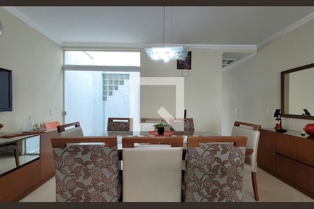 Casa à venda com 159m², 3 quartos e 3 vagas Casa à venda com 159m², 3 quartos e 3 vagasCozinha