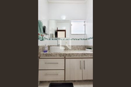 Casa à venda com 159m², 3 quartos e 3 vagas Casa à venda com 159m², 3 quartos e 3 vagasLavabo