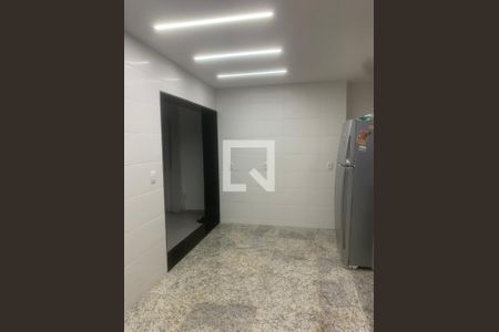 Casa à venda com 300m², 2 quartos e 4 vagas Casa à venda com 300m², 2 quartos e 4 vagasCozinha