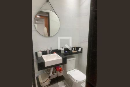Casa à venda com 300m², 2 quartos e 4 vagas Casa à venda com 300m², 2 quartos e 4 vagasBanheiro