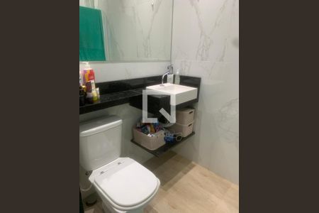 Casa à venda com 300m², 2 quartos e 4 vagas Casa à venda com 300m², 2 quartos e 4 vagasBanheiro