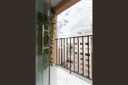 Varanda da Sala de apartamento para alugar com 2 quartos, 57m² em Planalto, Belo Horizonte