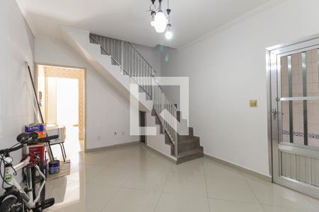 Sala de casa para alugar com 3 quartos, 150m² em Parque Guarani, São Paulo