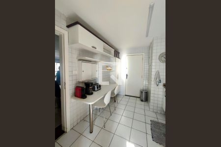 Apartamento à venda com 150m², 3 quartos e 2 vagasCozinha