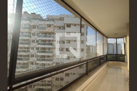 Apartamento à venda com 150m², 3 quartos e 2 vagasVaranda