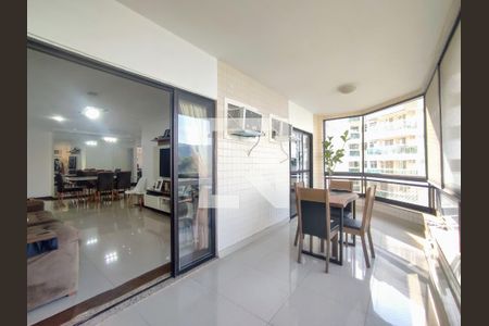 Apartamento à venda com 150m², 3 quartos e 2 vagasVaranda