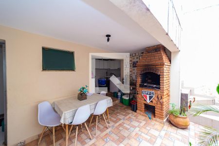 Casa à venda com 210m², 3 quartos e 2 vagasÁrea de Serviço