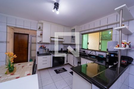 Casa à venda com 210m², 3 quartos e 2 vagasCozinha