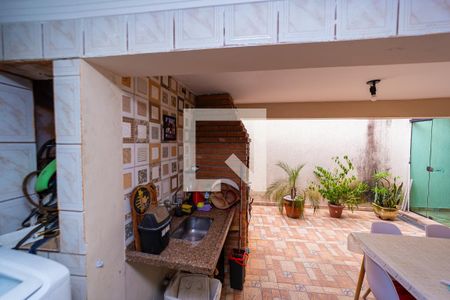 Casa à venda com 210m², 3 quartos e 2 vagasÁrea de Serviço