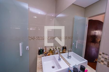 Casa à venda com 210m², 3 quartos e 2 vagasBanheiro do Quarto 2