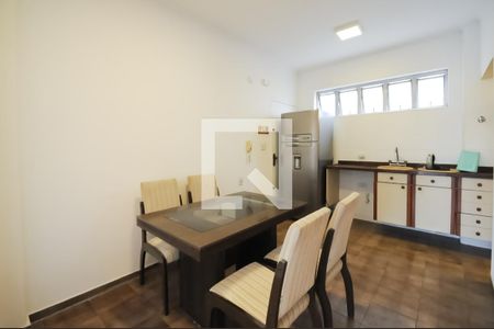 Apartamento à venda com 95m², 2 quartos e 2 vagasCozinha