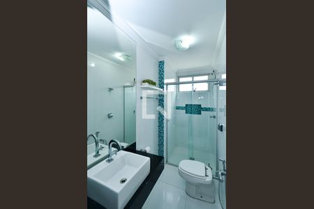 Apartamento para alugar com 72m², 2 quartos e 1 vaga Apartamento para alugar com 72m², 2 quartos e 1 vagaBanheiro social