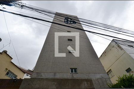 Apartamento para alugar com 72m², 2 quartos e 1 vaga Apartamento para alugar com 72m², 2 quartos e 1 vagaFachada