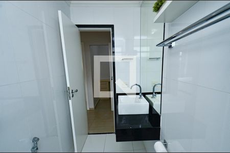 Apartamento para alugar com 72m², 2 quartos e 1 vaga Apartamento para alugar com 72m², 2 quartos e 1 vagaBanheiro social