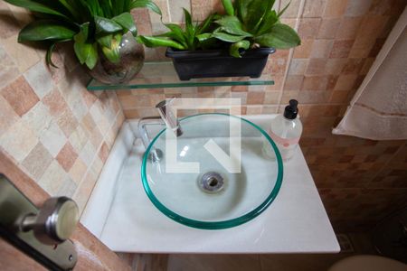 Casa à venda com 500m², 3 quartos e 1 vaga Casa à venda com 500m², 3 quartos e 1 vagaLavabo