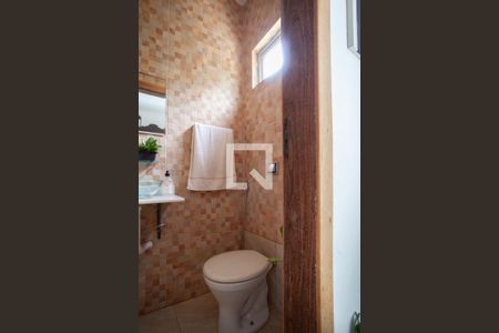 Casa à venda com 500m², 3 quartos e 1 vaga Casa à venda com 500m², 3 quartos e 1 vagaLavabo