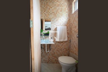 Casa à venda com 500m², 3 quartos e 1 vaga Casa à venda com 500m², 3 quartos e 1 vagaLavabo