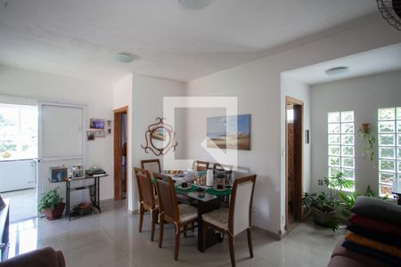 Sala 1 de casa à venda com 3 quartos, 500m² em Frei Leopoldo, Belo Horizonte