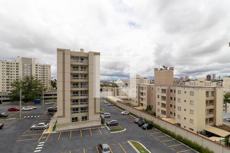 Vista da sacada de apartamento para alugar com 2 quartos, 47m² em Jardim Nova Europa, Campinas