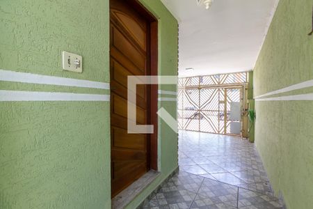 Casa à venda com 250m², 2 quartos e 2 vagas Casa à venda com 250m², 2 quartos e 2 vagasEntrada
