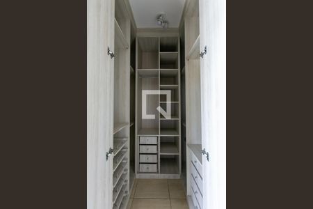 Casa à venda com 250m², 2 quartos e 2 vagas Casa à venda com 250m², 2 quartos e 2 vagasSuíte 1