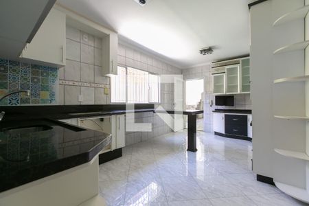 Casa à venda com 250m², 2 quartos e 2 vagas Casa à venda com 250m², 2 quartos e 2 vagasCozinha - Armários