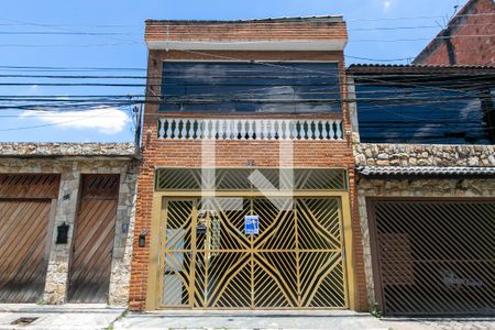 Casa à venda com 250m², 2 quartos e 2 vagas Casa à venda com 250m², 2 quartos e 2 vagasFachada