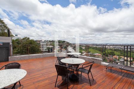 Apartamento para alugar com 142m², 2 quartos e 3 vagas Apartamento para alugar com 142m², 2 quartos e 3 vagasÁrea comum - Piscina