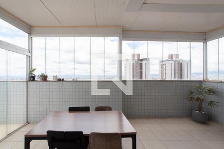 Apartamento para alugar com 142m², 2 quartos e 3 vagas Apartamento para alugar com 142m², 2 quartos e 3 vagasCobertura