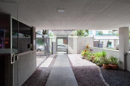 Apartamento para alugar com 142m², 2 quartos e 3 vagas Apartamento para alugar com 142m², 2 quartos e 3 vagasEntrada