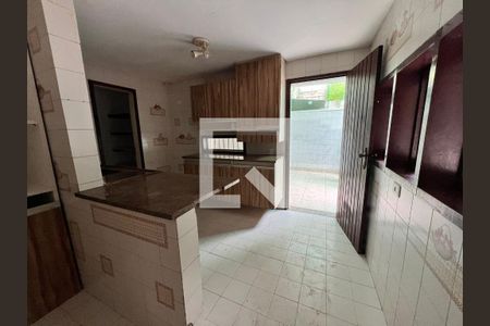 Casa à venda com 610m², 5 quartos e 4 vagasCozinha
