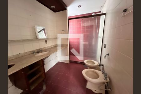 Casa à venda com 610m², 5 quartos e 4 vagasBanheiro Suite