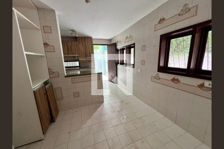 Casa à venda com 610m², 5 quartos e 4 vagasCozinha