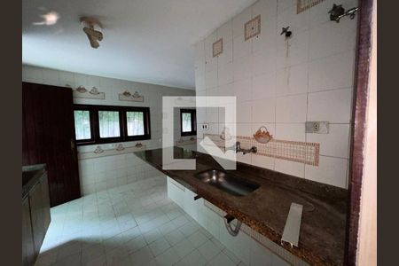 Casa à venda com 610m², 5 quartos e 4 vagasCozinha