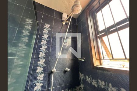 Casa à venda com 610m², 5 quartos e 4 vagasBanheiro Social