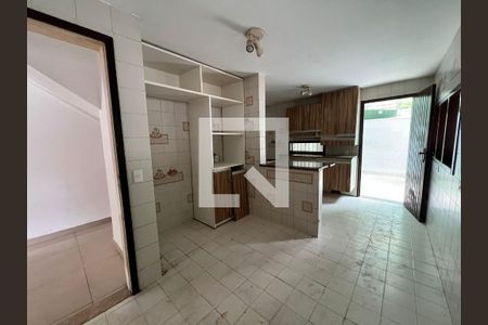 Casa à venda com 610m², 5 quartos e 4 vagasCozinha