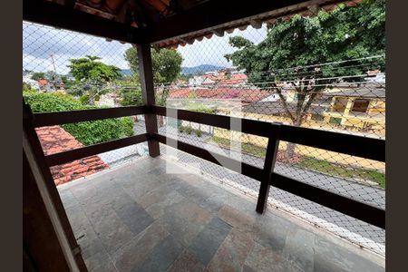 Casa à venda com 610m², 5 quartos e 4 vagasVaranda - Suite