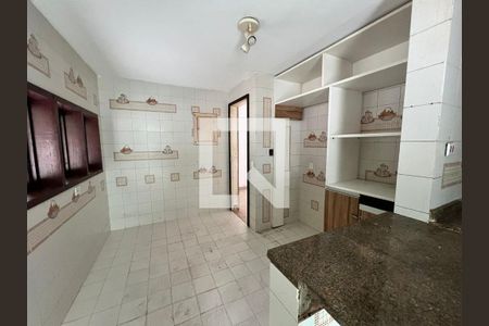 Casa à venda com 610m², 5 quartos e 4 vagasCozinha