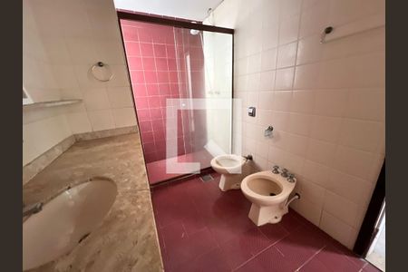 Casa à venda com 610m², 5 quartos e 4 vagasBanheiro Suite