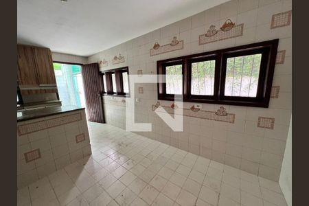 Casa à venda com 610m², 5 quartos e 4 vagasCozinha