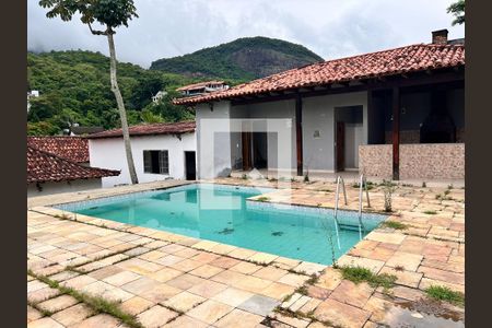 Casa à venda com 610m², 5 quartos e 4 vagasPiscina / Churrasqueira