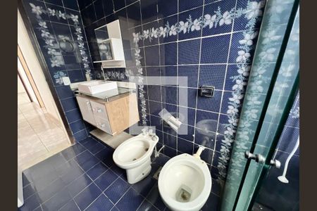 Casa à venda com 610m², 5 quartos e 4 vagasBanheiro Social