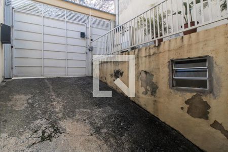 Casa à venda com 190m², 3 quartos e 6 vagas Casa à venda com 190m², 3 quartos e 6 vagasGaragem