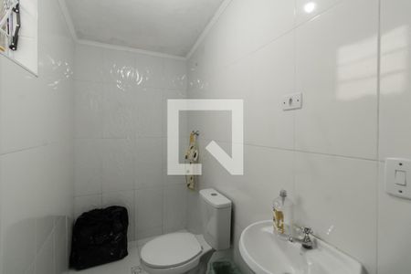 Casa à venda com 190m², 3 quartos e 6 vagas Casa à venda com 190m², 3 quartos e 6 vagasBanheiro da Garagem