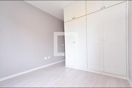 Apartamento à venda com 244m², 4 quartos e 3 vagas Apartamento à venda com 244m², 4 quartos e 3 vagasQuarto4/ suite