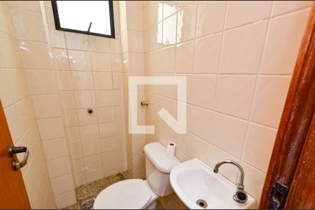 Apartamento à venda com 244m², 4 quartos e 3 vagas Apartamento à venda com 244m², 4 quartos e 3 vagasBanheiro serviço