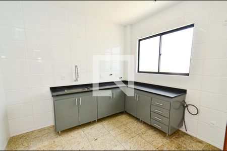 Apartamento à venda com 244m², 4 quartos e 3 vagas Apartamento à venda com 244m², 4 quartos e 3 vagasCozinha