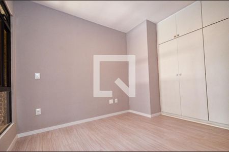 Apartamento à venda com 244m², 4 quartos e 3 vagas Apartamento à venda com 244m², 4 quartos e 3 vagasQuarto3/ suite