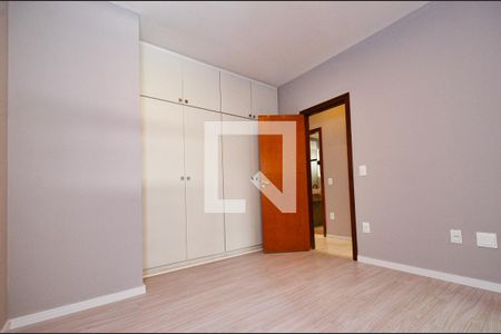 Apartamento à venda com 244m², 4 quartos e 3 vagas Apartamento à venda com 244m², 4 quartos e 3 vagasQuarto3/ suite