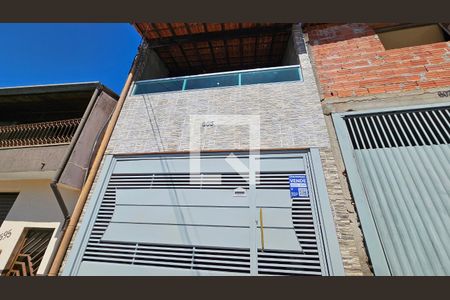 Casa para alugar com 250m², 3 quartos e 2 vagasFachada